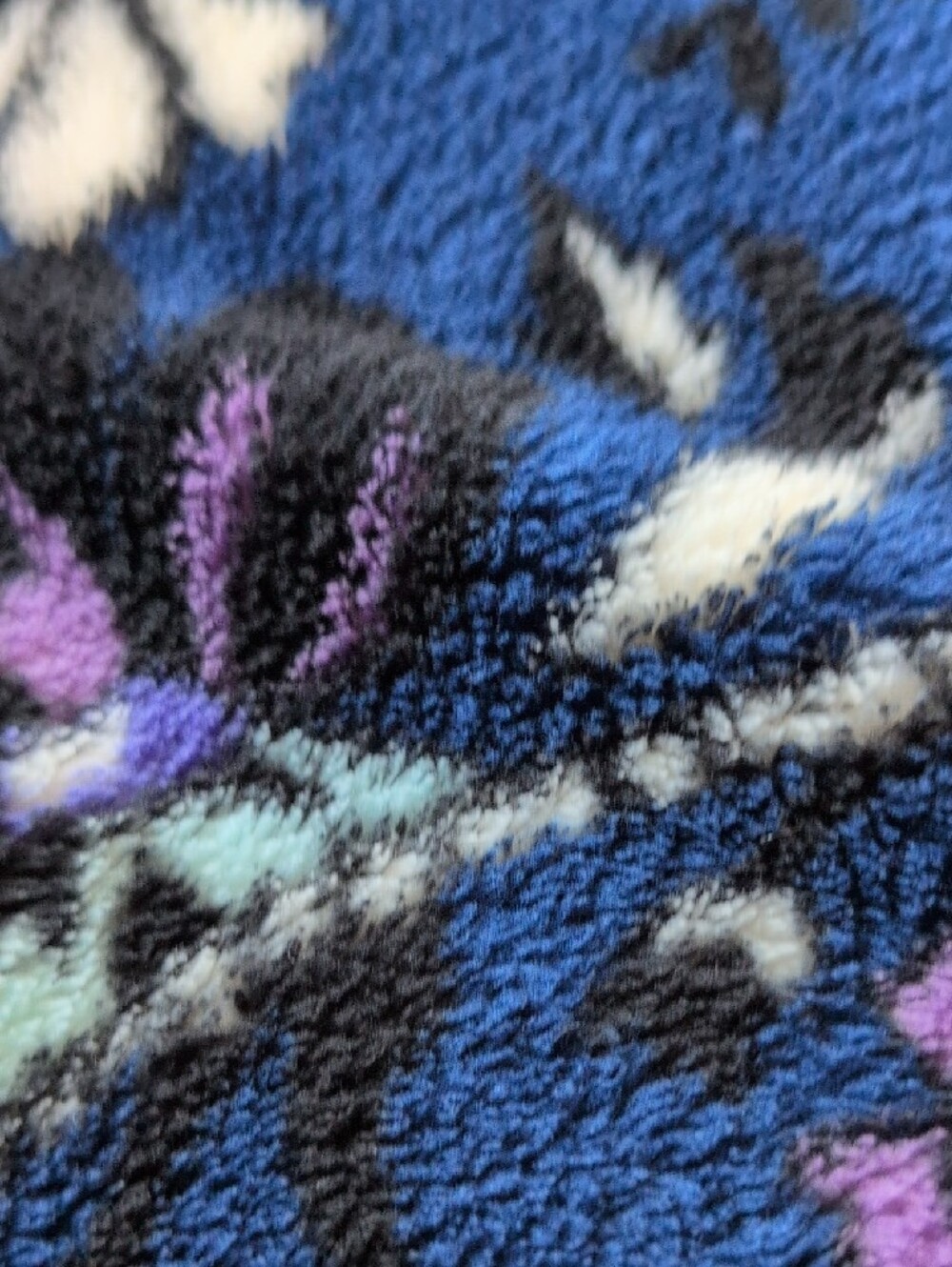 Vera Bradley Purple & Navy Plush Throw Blanket In Fleur Medallion Floral - Picture 6 of 6